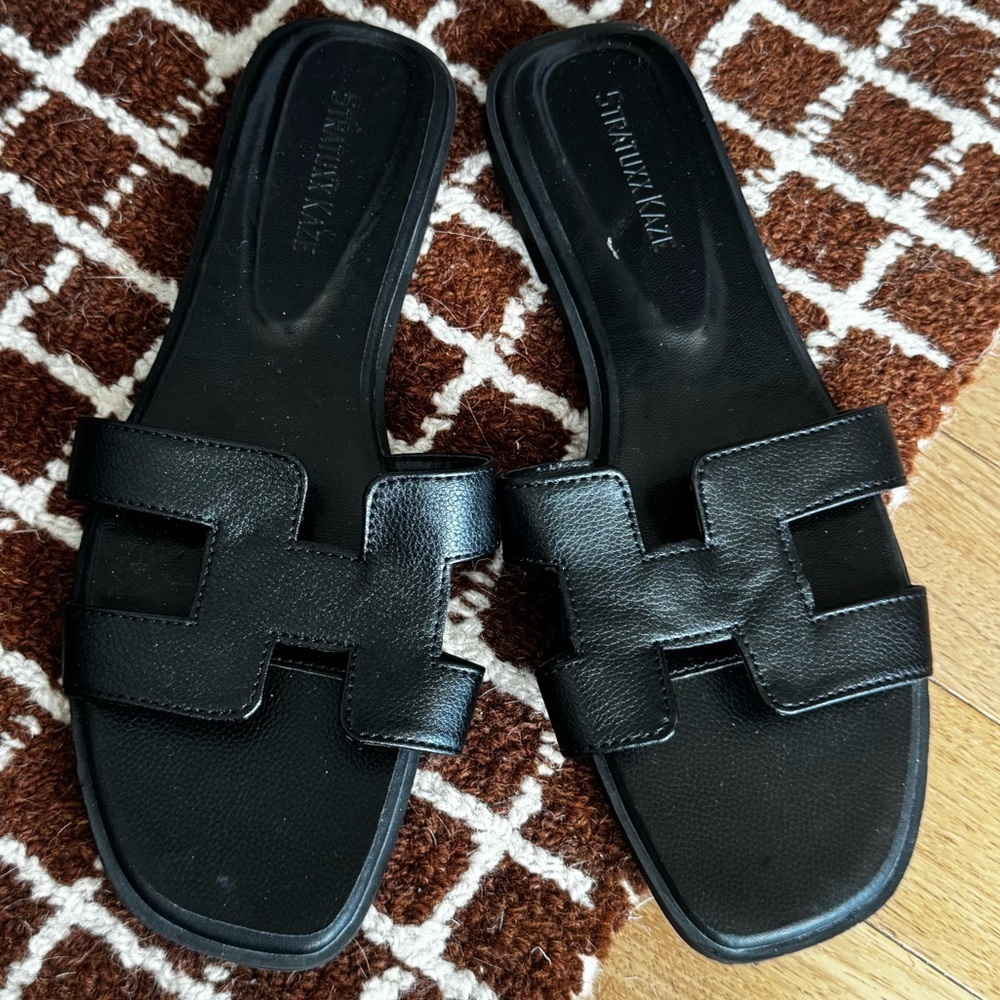 BOUTIQUE faux leather H style slip on sandals